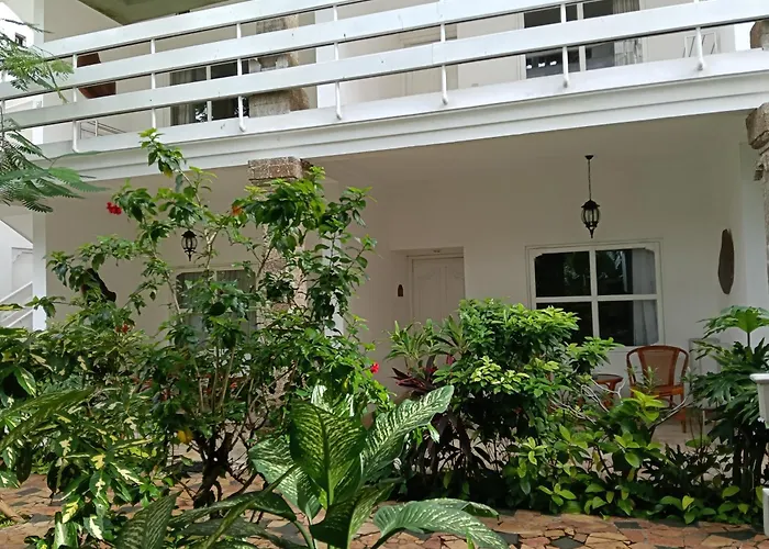 ホテル Sari Bunga - Legian, Walking Distance To 3*