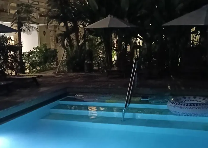 Sari Bunga - Legian, Walking Distance To レギャン