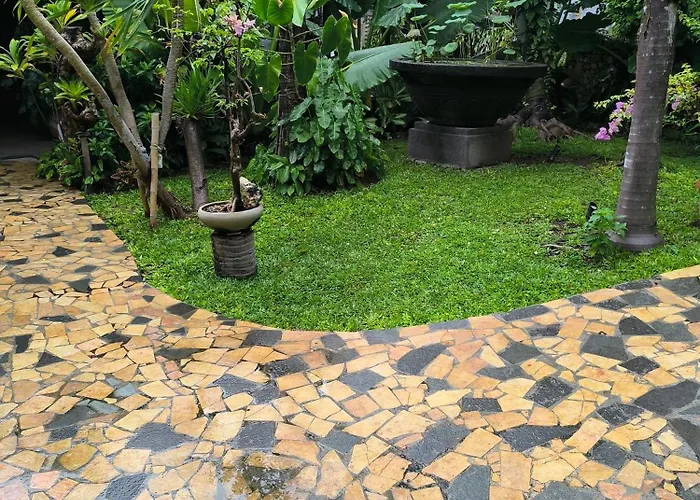 Sari Bunga - Legian, Walking Distance To 3* レギャン